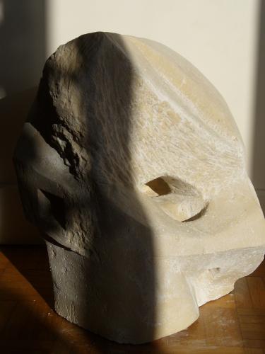 2006 - La générosité du carré | Matériaux : Pierre Calcaire de Paris | Techniques : Taille directe | Dimensions : 34 x 38 x 38 cm | Poids : 25 kg