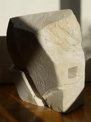 2006 - La générosité du carré | Matériaux : Pierre Calcaire de Paris | Techniques : Taille directe | Dimensions : 34 x 38 x 38 cm | Poids : 25 kg