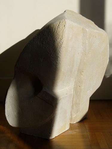 2006 - La générosité du carré | Matériaux : Pierre Calcaire de Paris | Techniques : Taille directe | Dimensions : 34 x 38 x 38 cm | Poids : 25 kg