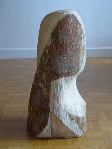 2007 - L'oeil du monde | Matériaux : Bois de Frêne | Techniques : Taille directe | Dimensions : 25 x 25 x 50 cm | Poids : 15 kg