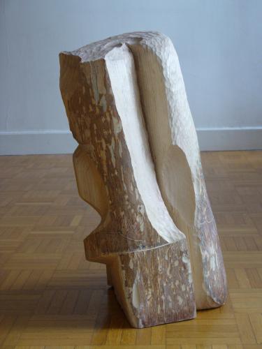 2007 - L'oeil du monde | Matériaux : Bois de Frêne | Techniques : Taille directe | Dimensions : 25 x 25 x 50 cm | Poids : 15 kg