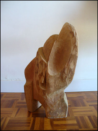 2008 - Réflexions | Matériaux : Bois de Frêne | Techniques : Taille directe | Dimensions : 50 x 38 x 20 cm | Poids : 6 kg