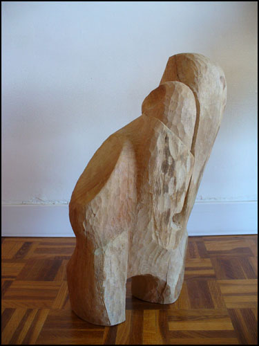 2008 - Réflexions | Matériaux : Bois de Frêne | Techniques : Taille directe | Dimensions : 50 x 38 x 20 cm | Poids : 6 kg