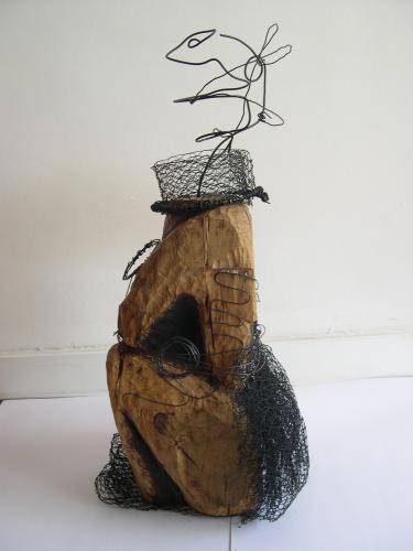 2010 - La Brésilienne | Matériaux : Bois de Chêne, Fil de fer et Grillage | Techniques : Taille directe | Dimensions : 70 x 33 x 31 cm | Poids : 11 kg