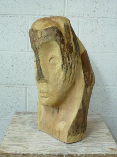 2015 - La Victoire | Matériaux : Bois de Frêne | Techniques : Taille directe | Dimensions : 55 x 40 x 30 cm | Poids : 17 kg | VENDU