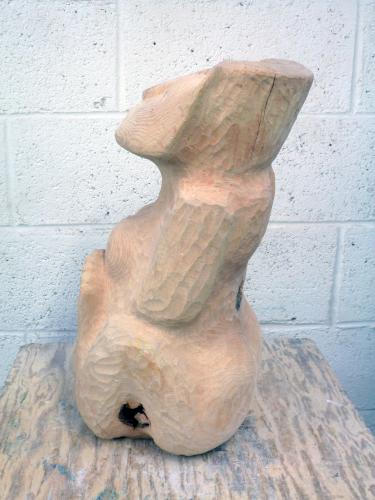 2016 - Méditation Fenua | Matériaux : Bois de Frêne | Techniques : Taille directe | Dimensions : 47 x 27 x 27 cm | Poids : 10 kg