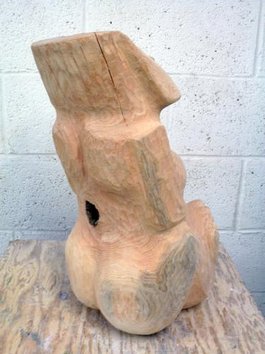 2016 - Méditation Fenua | Matériaux : Bois de Frêne | Techniques : Taille directe | Dimensions : 47 x 27 x 27 cm | Poids : 10 kg