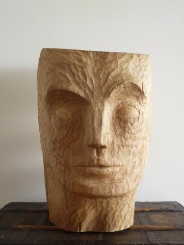 2018 - Position solidaire | Matériaux : Bois de Frêne | Techniques : Taille directe | Dimensions : 55 x 31 x 36 cm | Poids : 25 kg