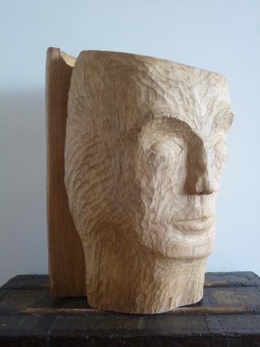 2018 - Position solidaire | Matériaux : Bois de Frêne | Techniques : Taille directe | Dimensions : 55 x 31 x 36 cm | Poids : 25 kg