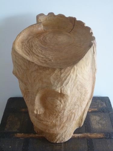 2018 - Position solidaire | Matériaux : Bois de Frêne | Techniques : Taille directe | Dimensions : 55 x 31 x 36 cm | Poids : 25 kg