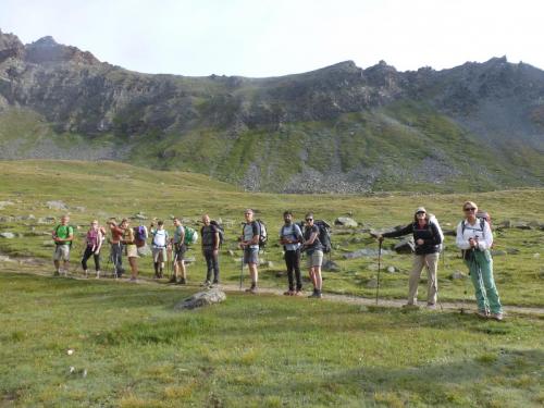 2ème jour : Une partie du groupe. Il doit en manquer deux qui doivent discuter avec les marmottes.