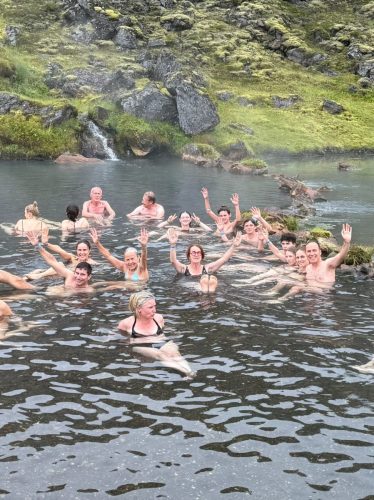 Une source d'eau chaude à côté de notre refuge