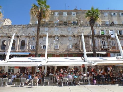 J1 : Split